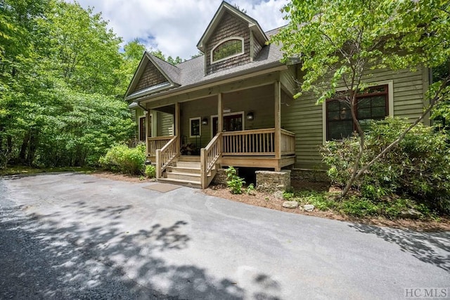 view of front of home with covered porch