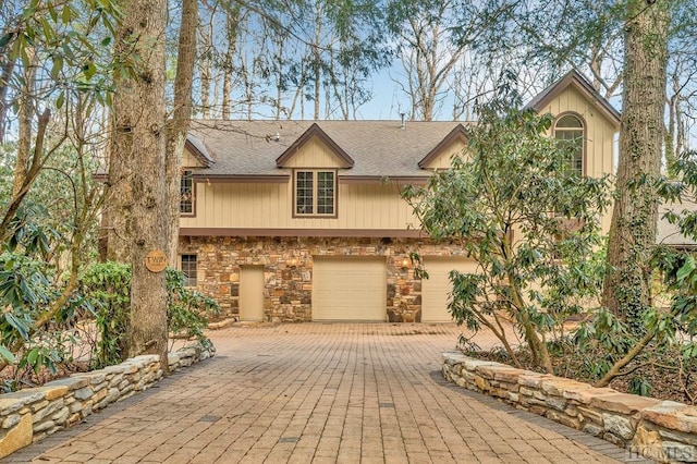 view of front of house with a garage