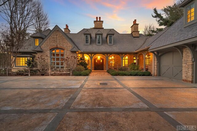 view of front facade with a garage