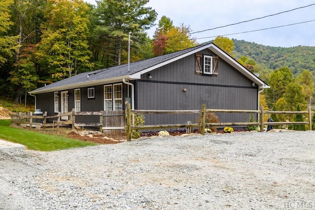 view of front of property