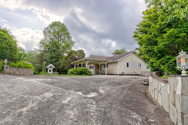 70 Fairway Ln, Sky Valley, GA 30537 - view of front facade featuring concrete driveway