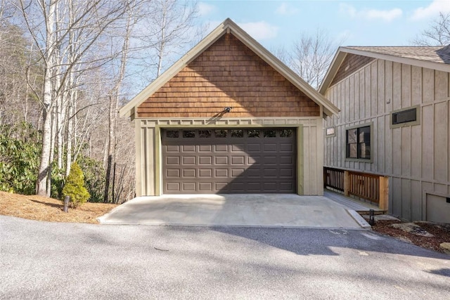 view of detached garage