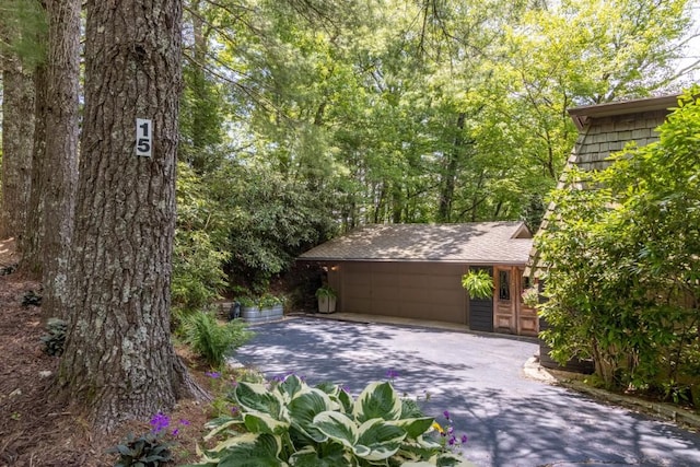 15 Elm Ct, Highlands, NC 28741 - garage featuring driveway