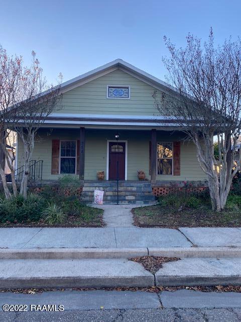 view of front of house with covered porch