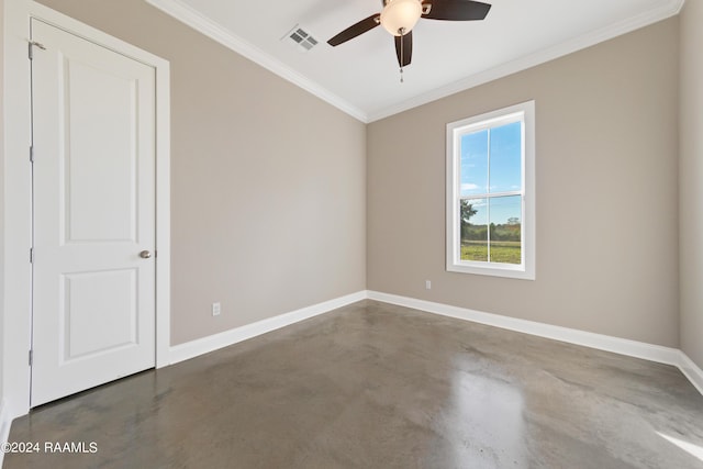 unfurnished room featuring ceiling fan, crown molding, and concrete floors