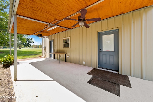 view of patio with ceiling fan