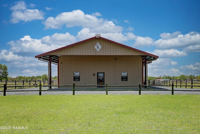 exterior space with a yard