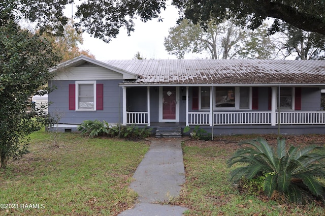view of front of house featuring crawl space, a front yard, and a porch