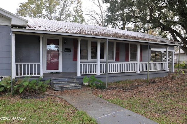 view of front of house featuring covered porch