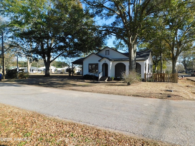 view of front of property