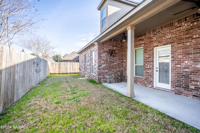 view of yard with a patio area