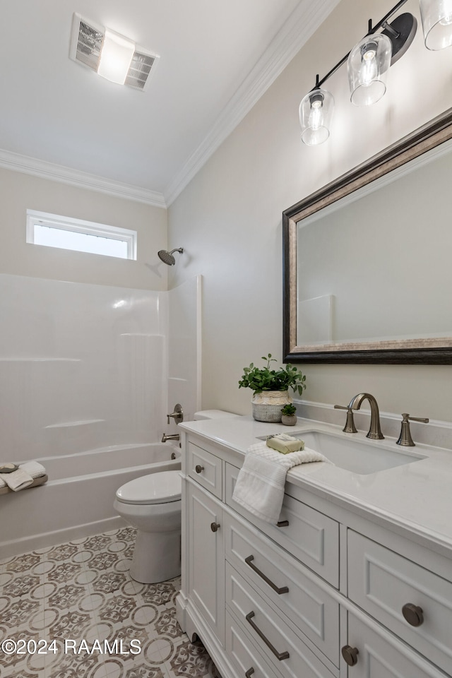 full bathroom featuring washtub / shower combination, toilet, crown molding, and vanity