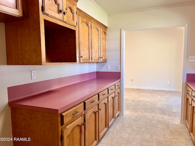 kitchen with ornamental molding