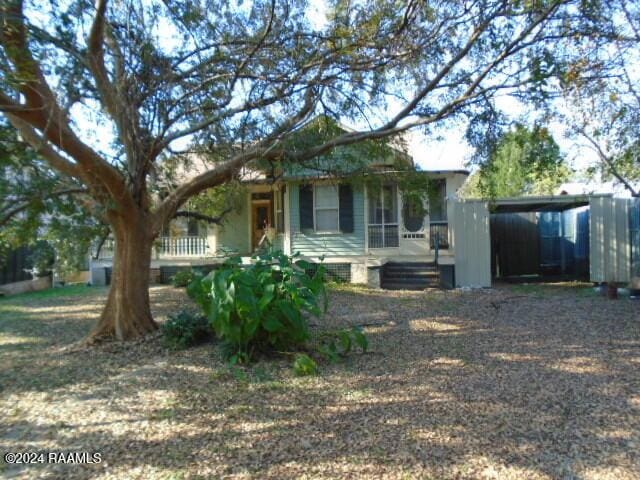 view of front of property