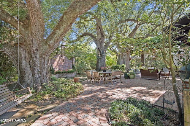 view of patio / terrace featuring an outdoor hangout area