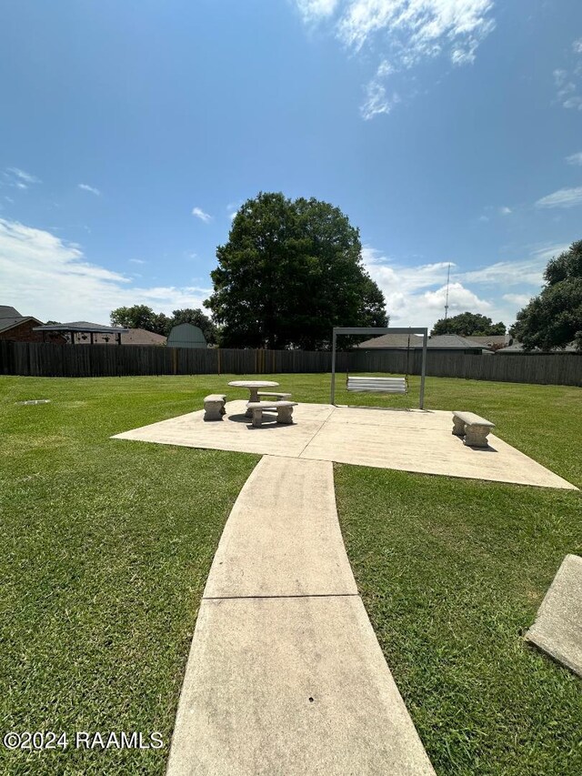 view of yard featuring a patio