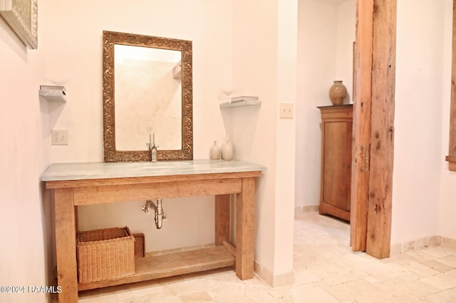 bathroom featuring sink