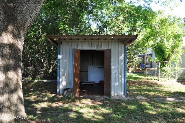 view of outdoor structure