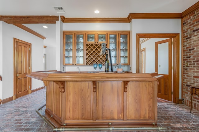 kitchen with ornamental molding