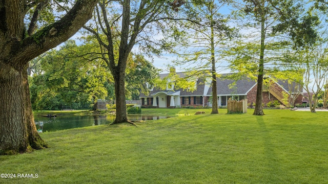 view of yard featuring a water view