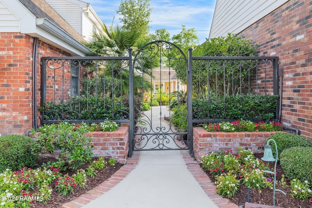120 Kimball Dr, Lafayette, LA 70508 - gate with fence