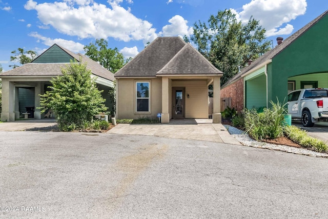 view of front of property