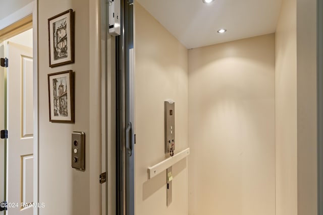 room details with elevator