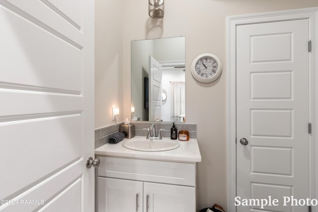 bathroom with vanity