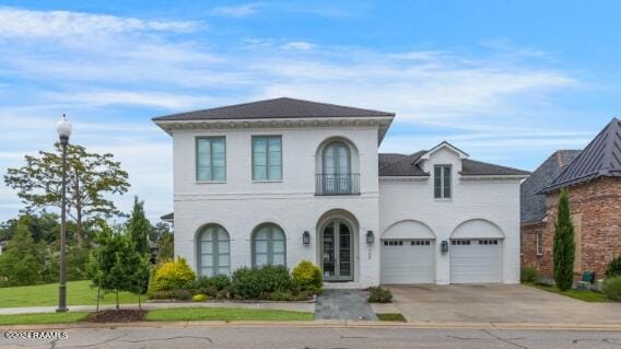 view of front of property featuring a garage