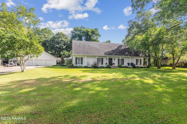 ranch-style home with a front yard