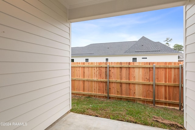 view of yard with a patio