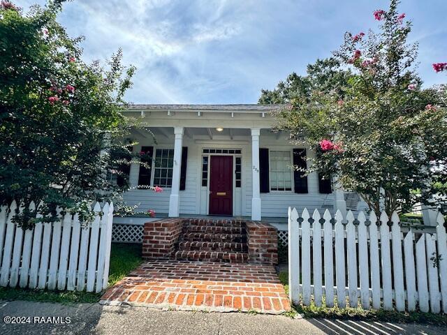 view of front of house