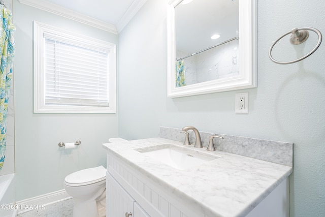 full bathroom featuring shower / tub combo with curtain, vanity, ornamental molding, and toilet