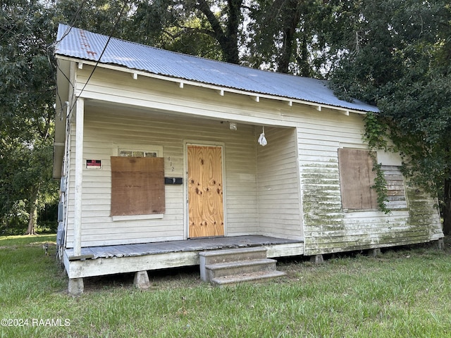 view of outdoor structure
