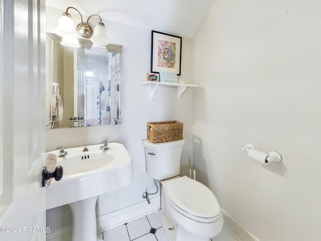 68335 Taulla Dr, Covington, LA 70433 - half bath featuring toilet and vaulted ceiling