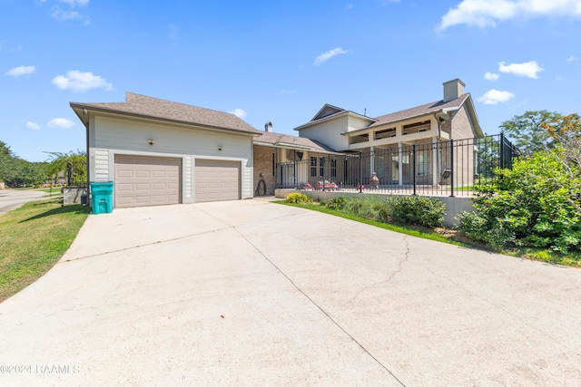 view of front facade with a garage