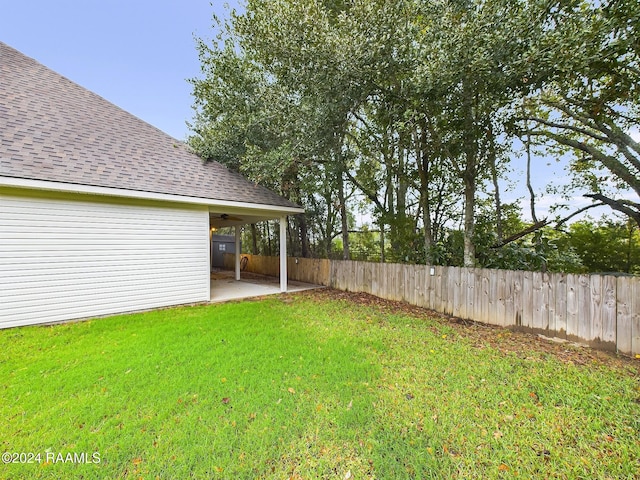 view of yard featuring a patio