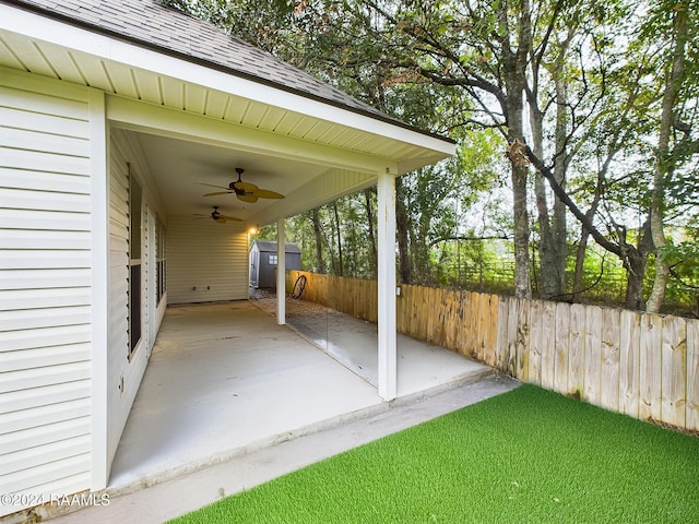 view of patio featuring ceiling fan