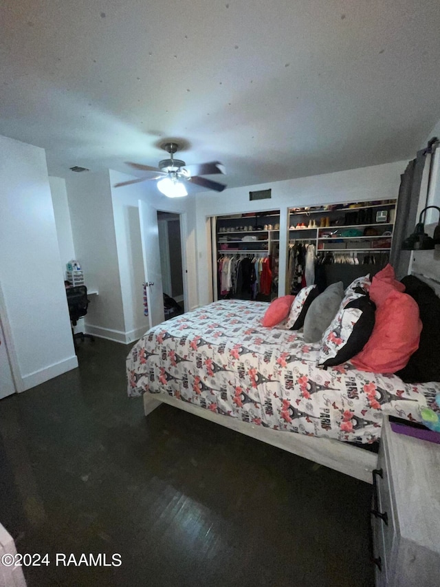 bedroom with ceiling fan