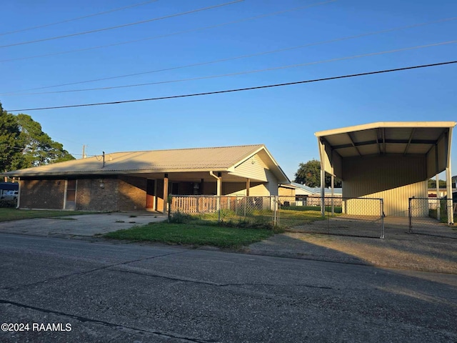 view of front of property