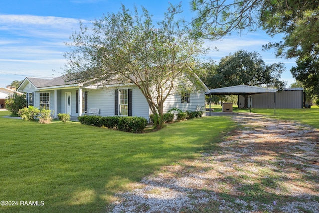 view of front of home featuring a front yard