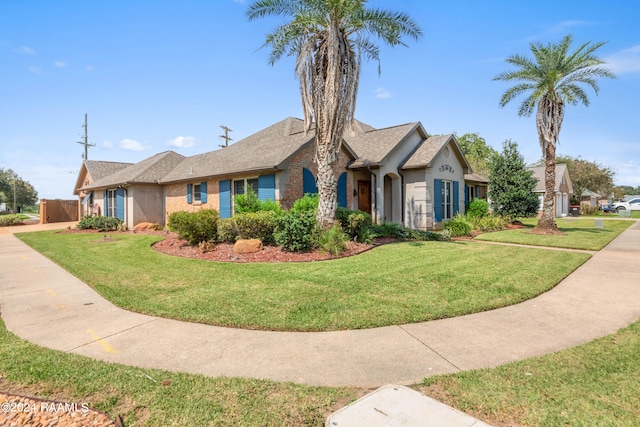 view of front of house featuring a front yard