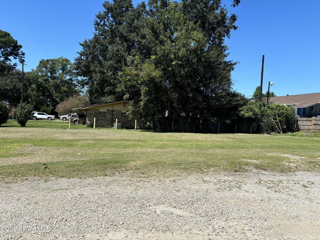 219 Chalmette Dr Unit 28, Lafayette, LA 70503 - photo 2