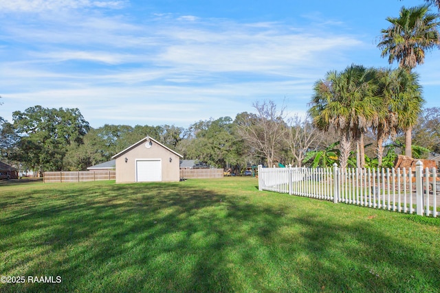 view of yard with an outdoor structure