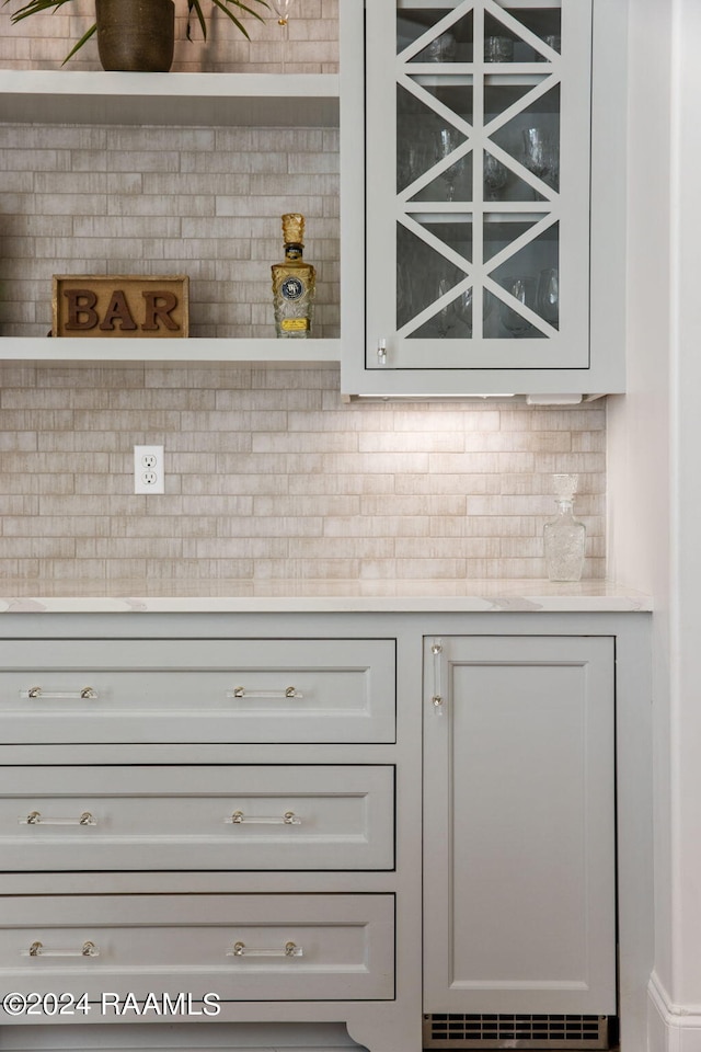 details with decorative backsplash