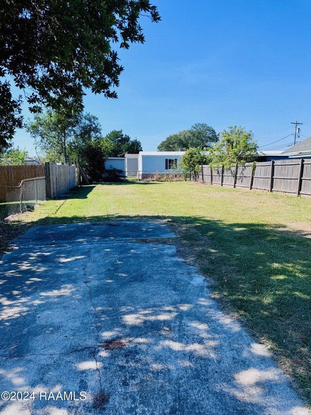 205 Gauraud St, Abbeville, LA 70510 - view of yard