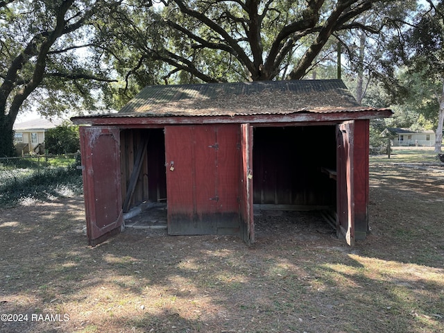 view of outbuilding