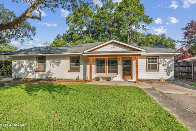 406 Orange Grove Ave, New Iberia, LA 70560 - ranch-style home featuring covered porch and roof with shingles