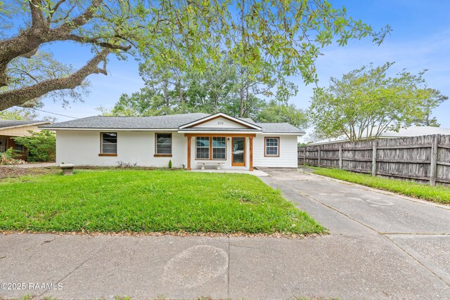 406 Orange Grove Ave, New Iberia, LA 70560 - single story home with concrete driveway