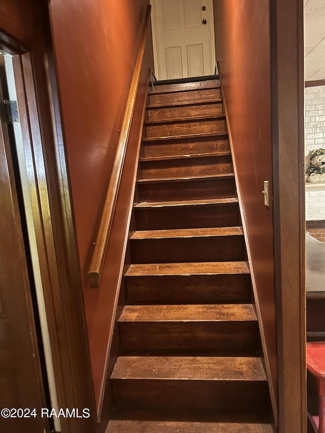 1519 Jasmine Dr, Opelousas, LA 70570 - view of stairs